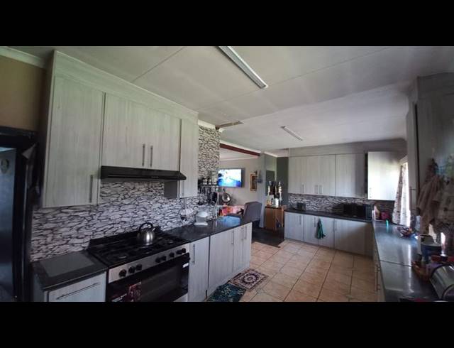 3 BEDROOM HOUSE FOR SALE IN CLAREMONT